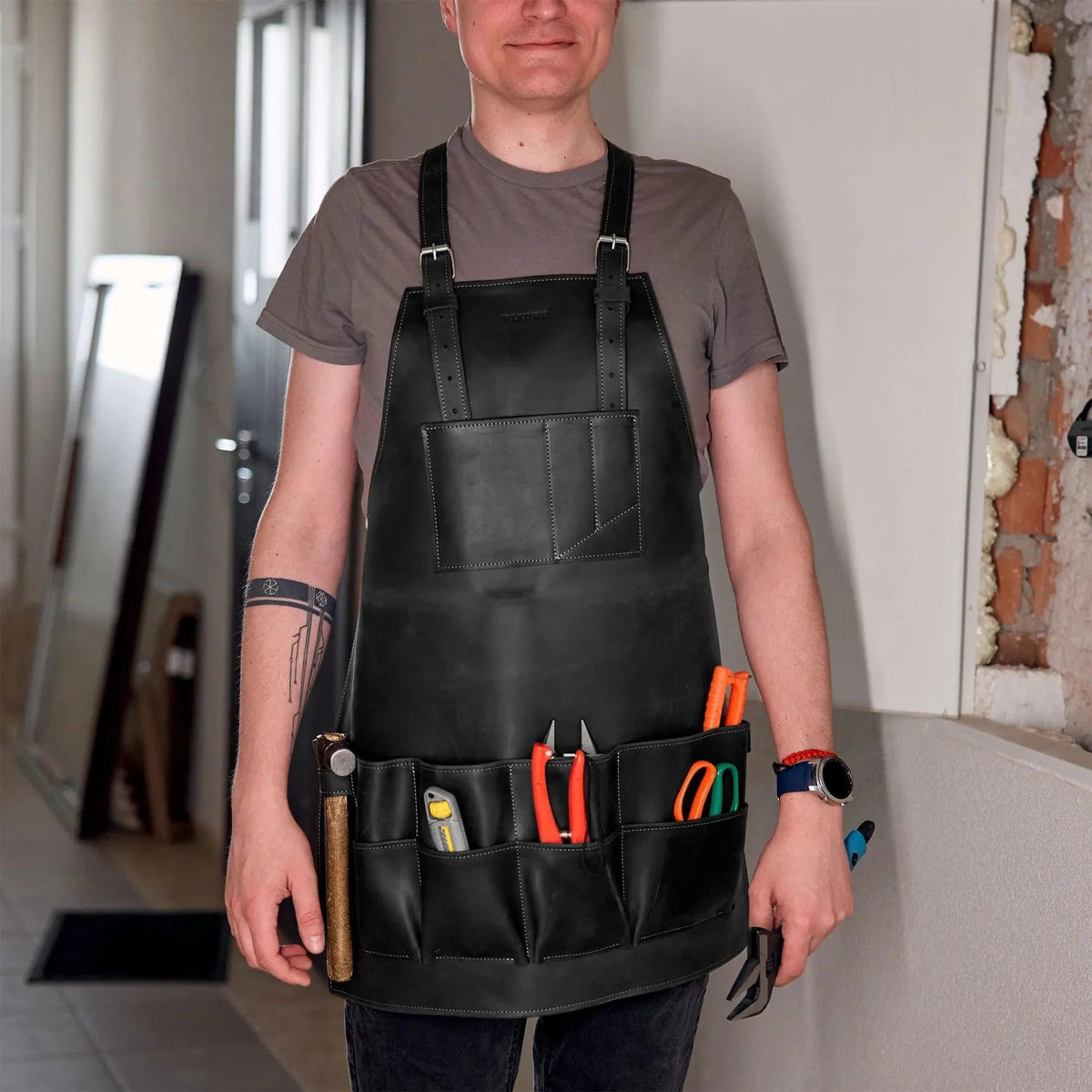 Pikore 11-Pocket Leather Barber Apron