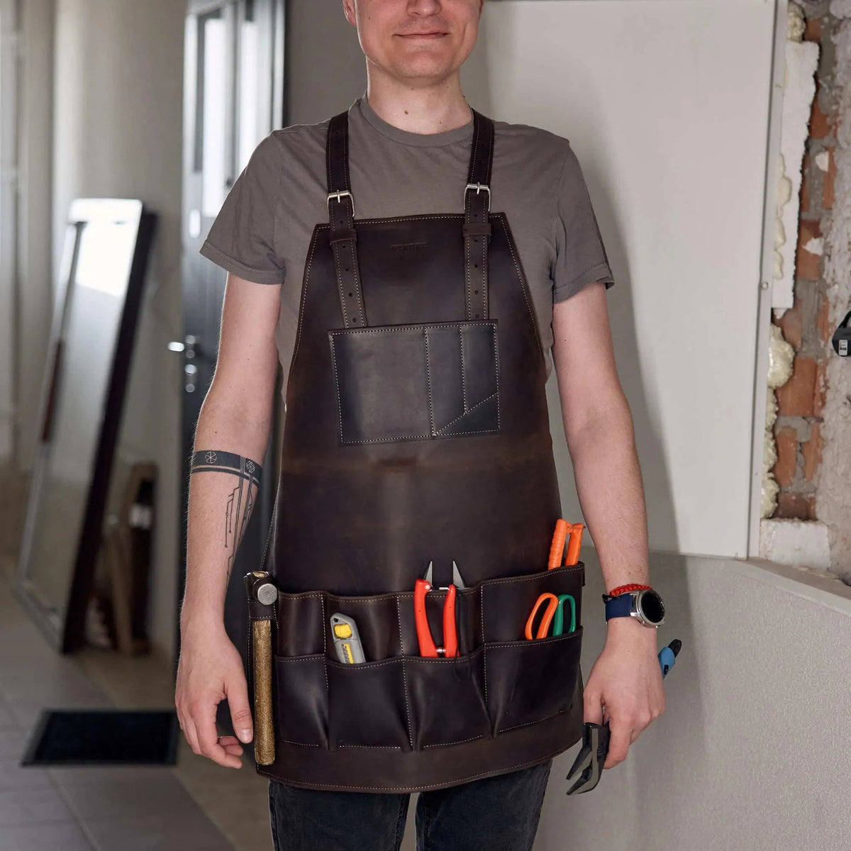 Pikore 11-Pocket Leather Barber Apron