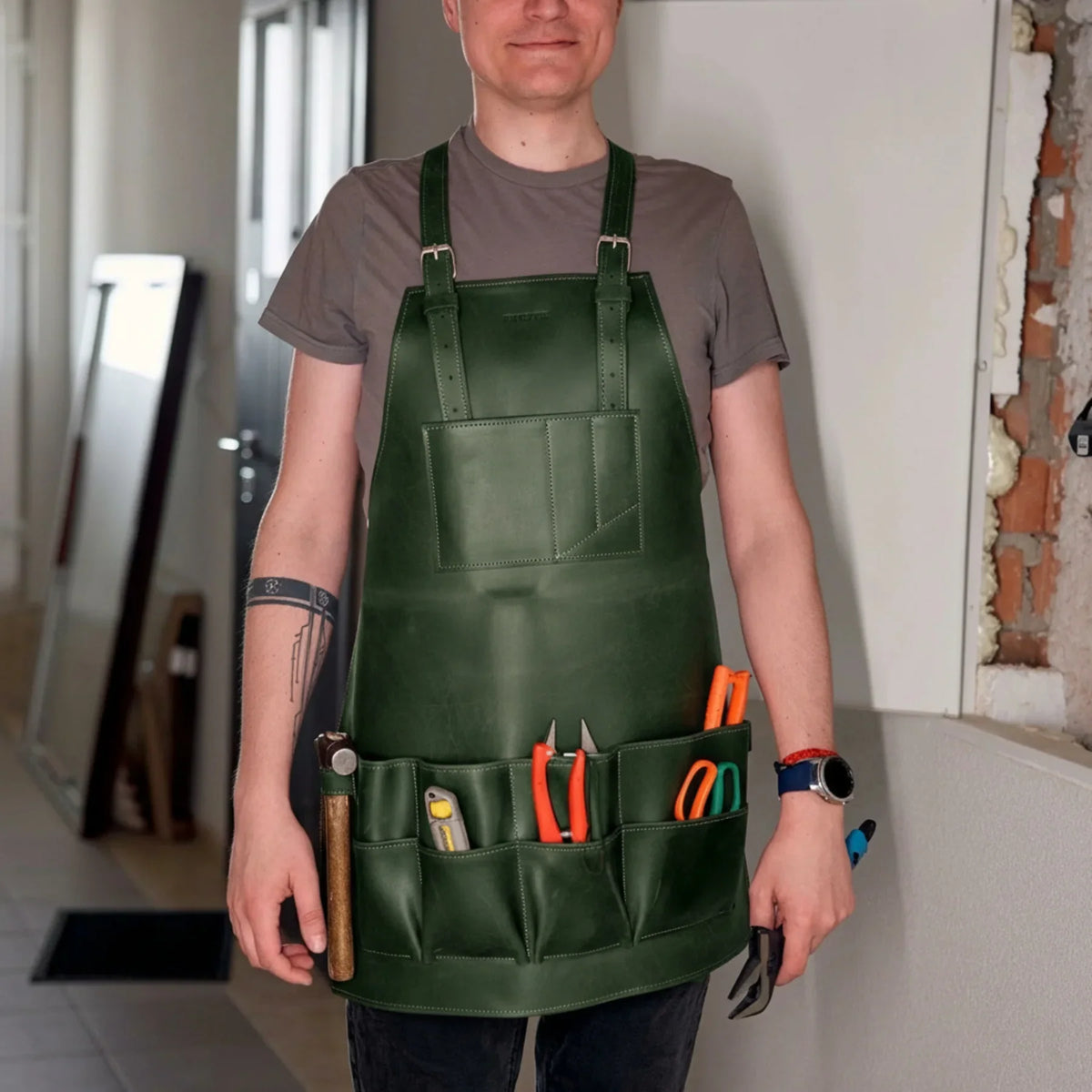 Pikore 11-Pocket Leather Barber Apron